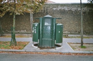 Last-Vespasienne-of-Paris