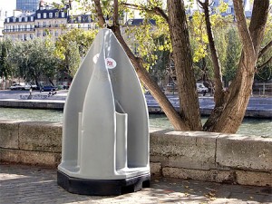 Paris New Pissoirs